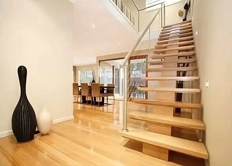 Metal Railing - Image 2